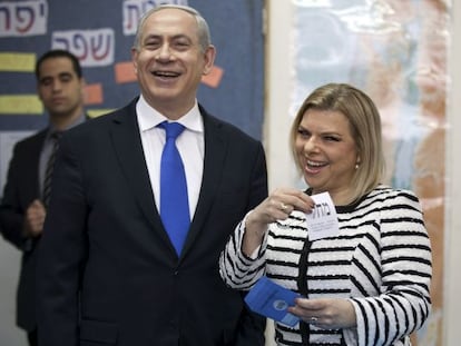 El primer ministro israel&iacute; Benjamin Netanyahu y su esposa, Sara, en enero de este a&ntilde;o. 