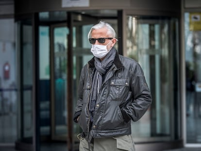 Marcos Benavent, el Yonqui del  Dinero, a la puerta de los juzgados en Valencia el 27 de octubre.