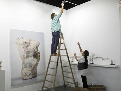 Preparaci&oacute;n de la feria Estampa, el pasado mi&eacute;rcoles, en Matadero. 