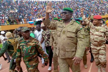 El general Mohamed Toumba, uno de los líderes golpistas, saludaba a miles de simpatizantes, el domingo en Niamey.