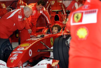 Rossi en el Ferrari con el que realiz la primera prueba oficial, en el circuito valenciano Ricardo Tormo de Cheste, prueba en la que dur apenas unos segundos, tras sufrir un trompo que le impidi continuar el entrenamiento, en enero de 2006.