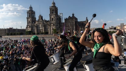 Manifestantes feministas en la plaza del Zócalo, en el centro de Ciudad de México. El pasado 5 de septiembre la Suprema Corte mexicana despenalizó el aborto a nivel federal.