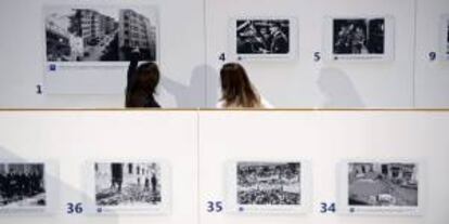 Vista de la exposición "EFE, 75 años en fotos", que hoy se inaugura en Burgos, conmemorando el nacimiento de la agencia en la ciudad hace 75 años, el 3 de enero de 1939, siendo la primera agencia de noticias global en español en el mundo.