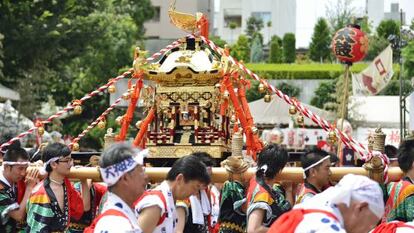 &#039;Omikoshi&#039; (carroza) que sirve de ofrenda en los &#039;omatsuri&#039;, festivales tradicionales que se celebran durante el verano en Jap&oacute;n. 