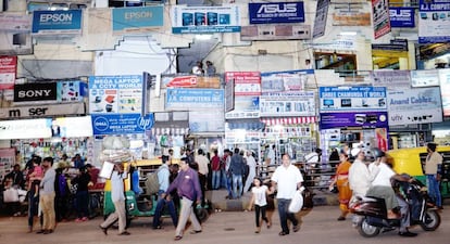 Mercado de productos electrónicos e informáticos en Bangalore (India) .