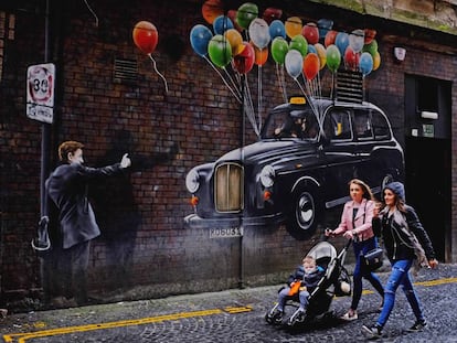 Un grafiti en Mitchell Lane, en la Ruta de los Murales de Glasgow.