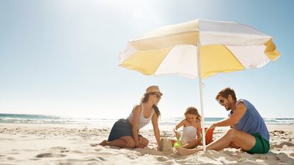 Sombrillas de playa grandes, antiviento y resistentes a los rayos UV