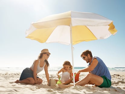 Sombrillas de playa grandes, antiviento y resistentes a los rayos UV