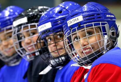 Jugadoras del equipo de hockey femenino de Kuwait durante un entrenamiento en septiembre. 