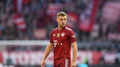 Joshua Kimmich durante partida da Bundesliga.