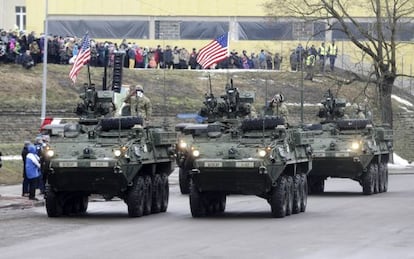 Tropas de EE UU participan en el desfile del d&iacute;a de la independencia estonia, el 24 de febrero.