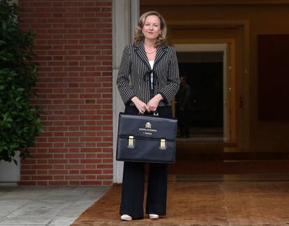 La ministra de Economía y Empresa, Nadia Calviño, a su llegada al Palacio de la Moncloa.