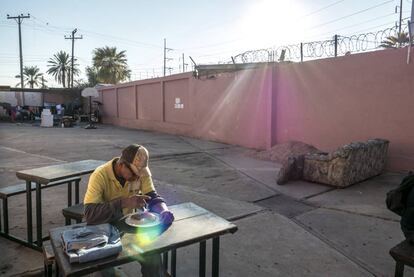 José Suazo, de 55 anos, em um dos albergues para os imigrantes em Mexicali.