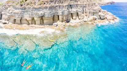 Formaciones rocosas conocidas como Pilares de Hércules en la isla caribeña de Antigua.