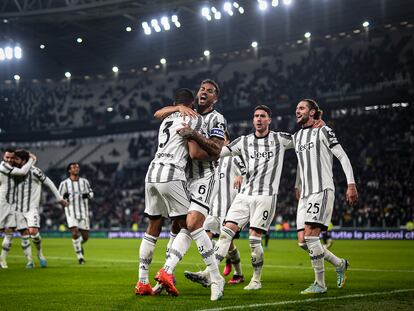 Gleison Bremer celebra después de marcar durante la Copa de Italia entre la Juventus y la Lazio.