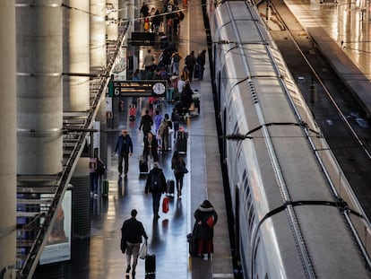 Tren de cercanías de Renfe.