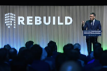 El presidente del Gobierno, Pedro Sánchez, presenta el Proyecto Estratégico para la Recuperación y Transformación Económica (Perte), en la 8º edición de la Feria del sector de la edificación y la construcción REBUILD, en Ifema de Madrid.