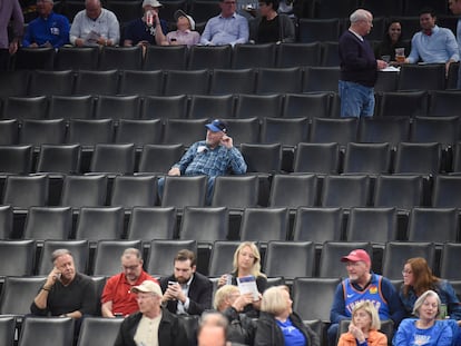 Aficionados en el Chesapeake Arena tras la suspensión del Oklahoma-Utah, el 11 de marzo.