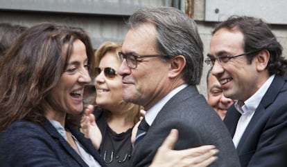 Catalan premier Artur Mas with fellow Convergència members on Sunday.