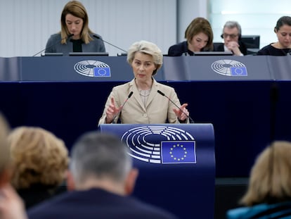 La presidenta de la Comisión Europea, Ursula von der Leyen, en el pleno del Parlamento Europeo en Estrasburgo este miércoles.