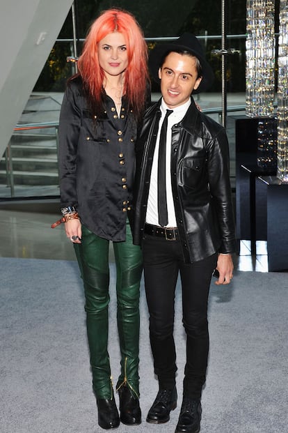 El diseñador de joyas Eddie Borgo con la Alison Mosshart, del dúo The Kills.