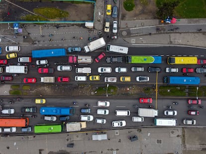 Tráfico en una avenida de Bogotá (Colombia) el 20 de septiembre de 2022.