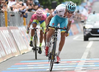 El sprint de Aru en Campania, en el que sacó 1s a Contador.