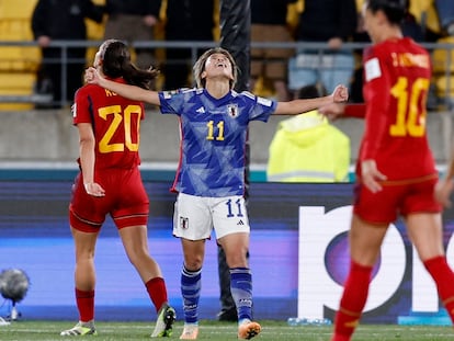 Mina Tanaka celebra el cuarto gol ante España.