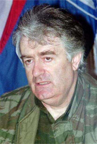 Primer plano del líder serbobosnio Radovan Karadzic, en imagen de archivo