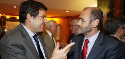 Jacobo Ollala, director general de cerveceros de España, y Luis Atienza, presidente de Red Eléctrica