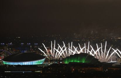 Fuegos artificiales durante los juegos de la Commonwealth en Glasgow, Escocia. 23 de julio de 2014.