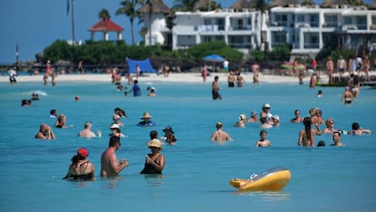 Turistas en Cancún, en 2024.