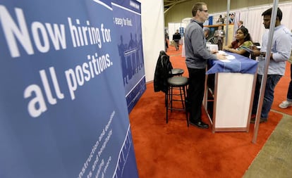 Una feria de reclutamiento laboral en Toronto. 