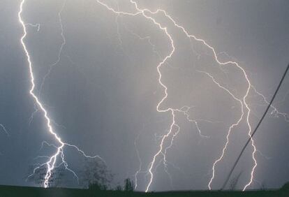 Fotografía de archivo de una tormenta eléctrica sobre Madrid.