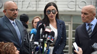 Emma Coronel, esposa de Joaquín Guzmán, en el tribunal de Brooklyn