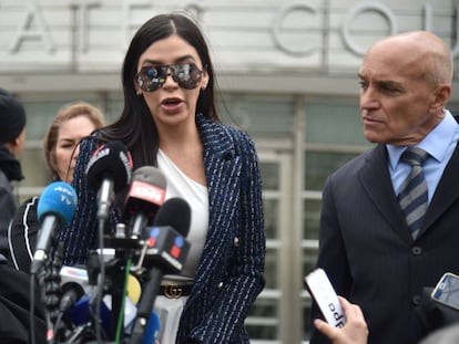 Emma Coronel, esposa de Joaquín Guzmán, en el tribunal de Brooklyn, en 2019.