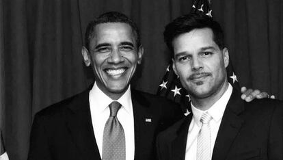 Barack Obama y Ricky Martin (derecha) en una imagen distribuida por el cantante.