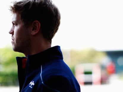 Vettel, en el paddock de Shanghai. 