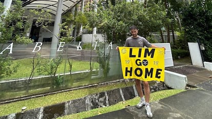 Aficionado del Valencia retenido en Singapur