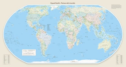 La proyección Equal Earth, recomendada por la campaña Correct The Map para sustituir a la clásica de Mercator, que genera distorsiones en el tamaño de los países a medida que nos alejamos del Ecuador y nos acercamos a los polos.