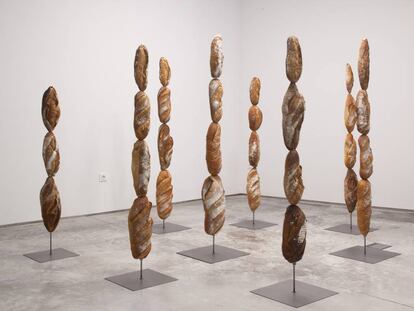 'Teorética del pan (El pueblo español tiene un camino que conduce a una estrella)', 2019. Exposición de Xavier Arenós en la Galería Rosa Santos.
