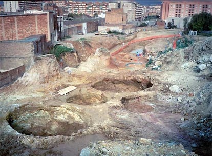 Las excavaciones de 1990 de los silos del poblado ibérico en la montaña de Montjuïc.