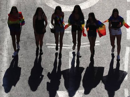 Asistentes a la manifestación del Orgullo Gay en Madrid.