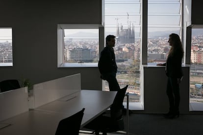 El equipo de dirección de obra de la torre Agbar de Barcelona.