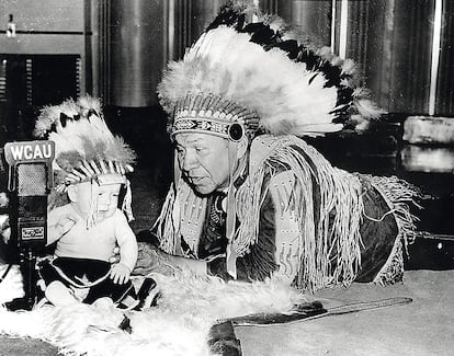 Siempre llega ese momento de la vida en el que un abuelo ha de decirle a su nieto que no siempre se puede vestir como un sioux.
