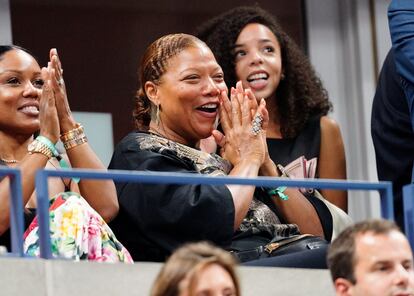 La actriz y cantante Queen Latifah anima a Novak Djokovic en el US Open, la semana pasada. 