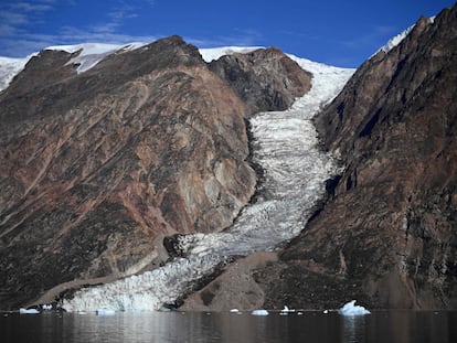 El fiordo de Scoresby, en el este de Groenlandia, en una imagen de este agosto mientras se derretía.