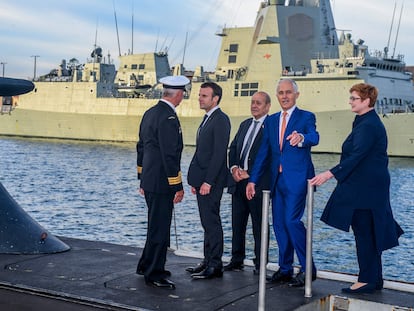 El presidente francés, Emmanuel Macron, y el entonces primer ministro australiano, Malcolm Turnbull, en Sídney (Australia) en 2018.