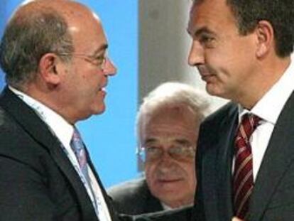 Zapatero urge a CEOE y sindicatos a que cierren un pacto salarial