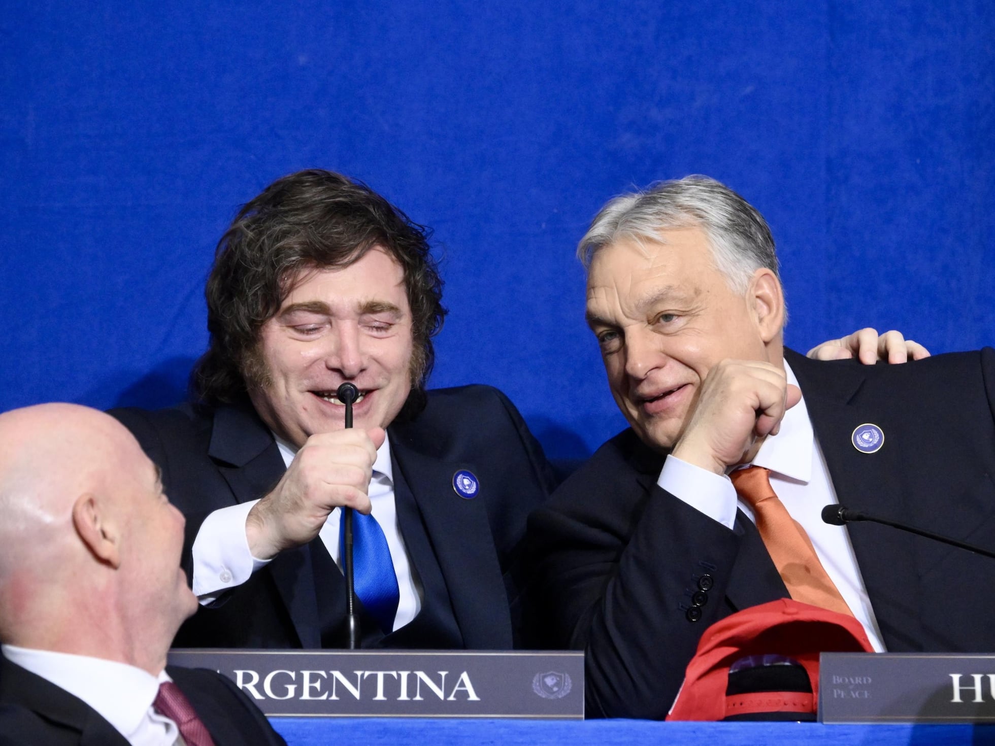 Asediado por dos casos de corrupción, Milei llega a Hungría ...